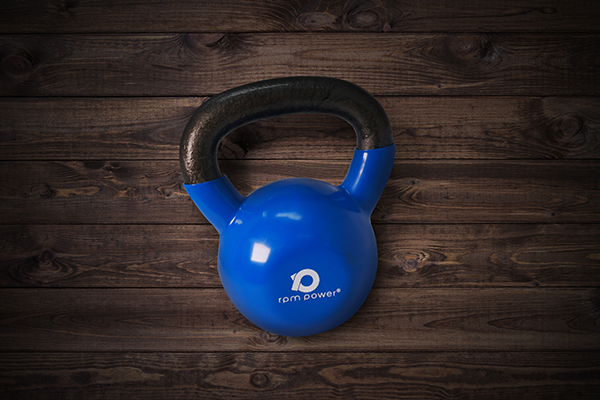 swinging kettlebell