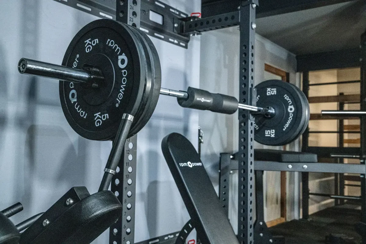 Wall-Mounted Foldable Squat Rack: Assembly & Maintenance